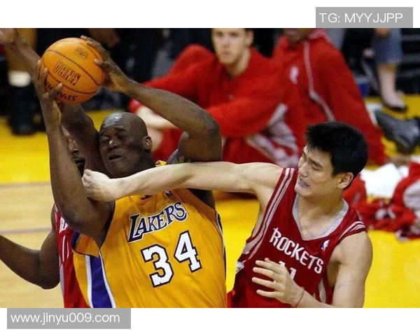 姚明篮球出场的辉煌瞬间与传奇故事回顾